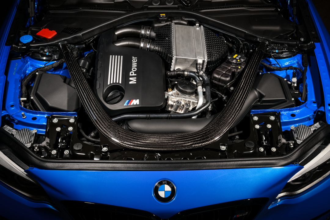 SMALL_P90374249_highRes_the-all-new-bmw-m2-c